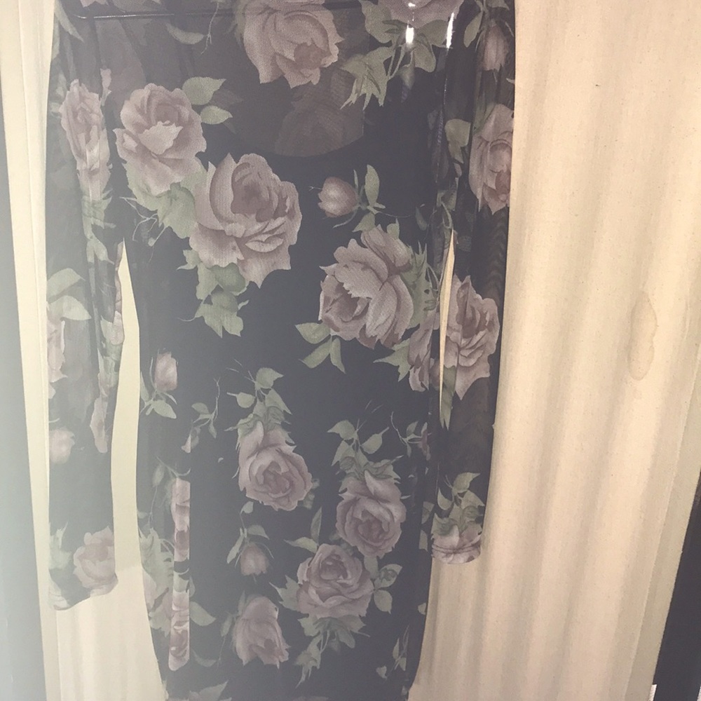 OBSESSIVE LOVE (lg) Floral CvrUp & Blk Dress